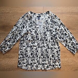 GAP Black and White Patterned Women's Top Blouse M Lightweight 3/4 Sleeves